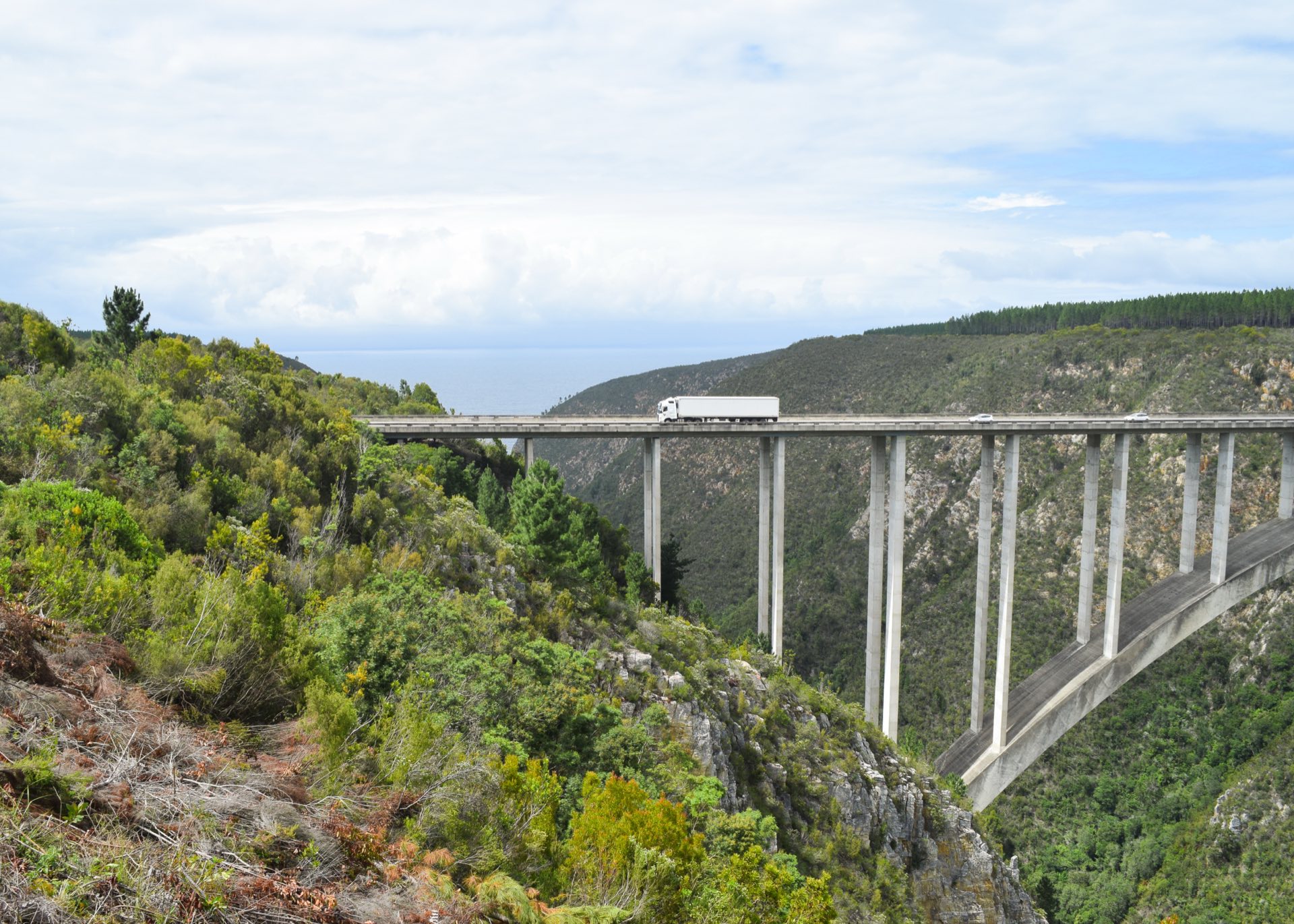 Truck crash on a bridge